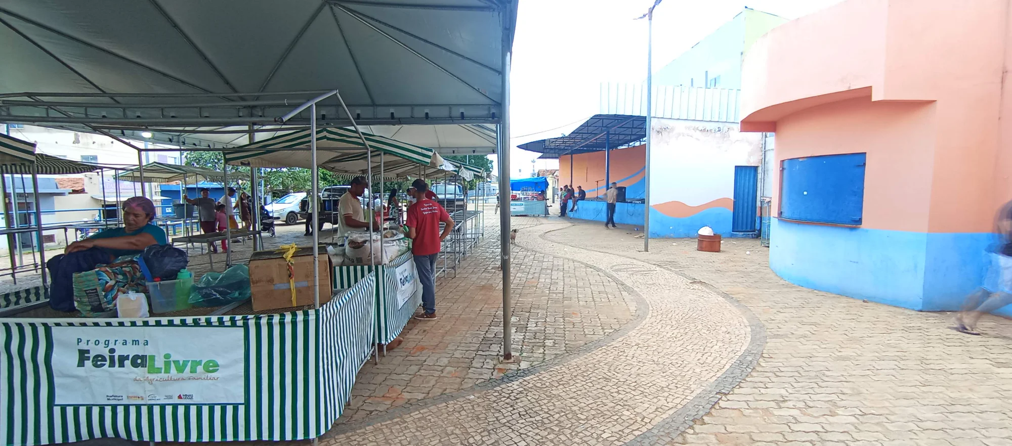 /image/o-triunfo-do-amor-leilao-beneficente-em-prol-de-sonia-nobre-e-um-sucesso-historico-em-lagoa-dos-patos?src=https%3A%2F%2Fimg2.pixhost.to%2Fimages%2F6955%2F711954540_leilao-beneficiente-sonia-nobre-38.jpg&w=2000&q=85