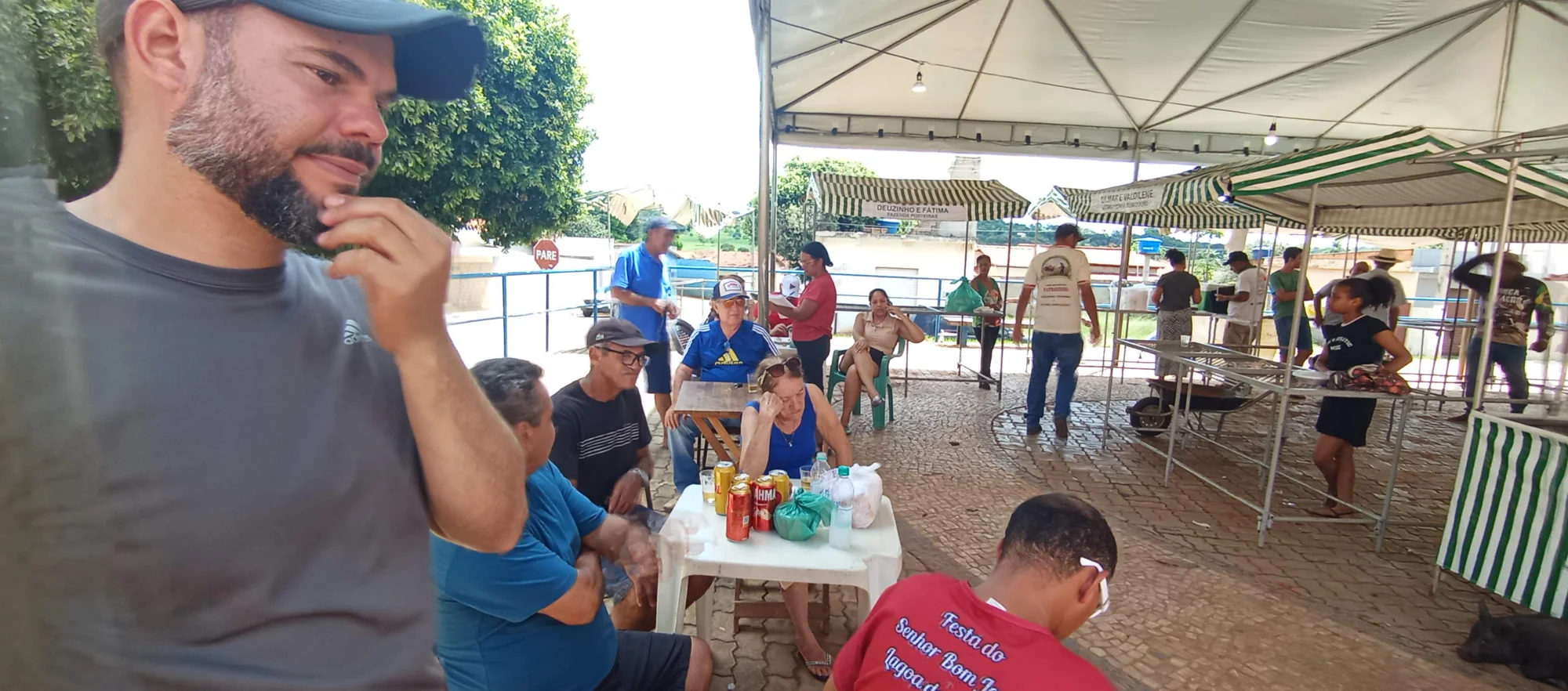 /image/o-triunfo-do-amor-leilao-beneficente-em-prol-de-sonia-nobre-e-um-sucesso-historico-em-lagoa-dos-patos?src=https%3A%2F%2Fimg2.pixhost.to%2Fimages%2F6955%2F711954544_leilao-beneficiente-sonia-nobre-40.jpg&w=2000&q=85