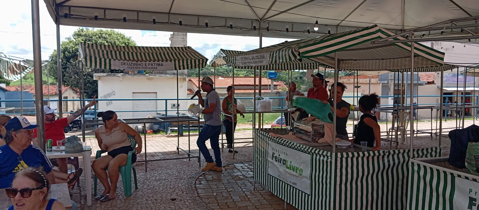 /image/o-triunfo-do-amor-leilao-beneficente-em-prol-de-sonia-nobre-e-um-sucesso-historico-em-lagoa-dos-patos?src=https%3A%2F%2Fimg2.pixhost.to%2Fimages%2F6955%2F711954565_leilao-beneficiente-sonia-nobre-4.jpg&w=2000&q=85