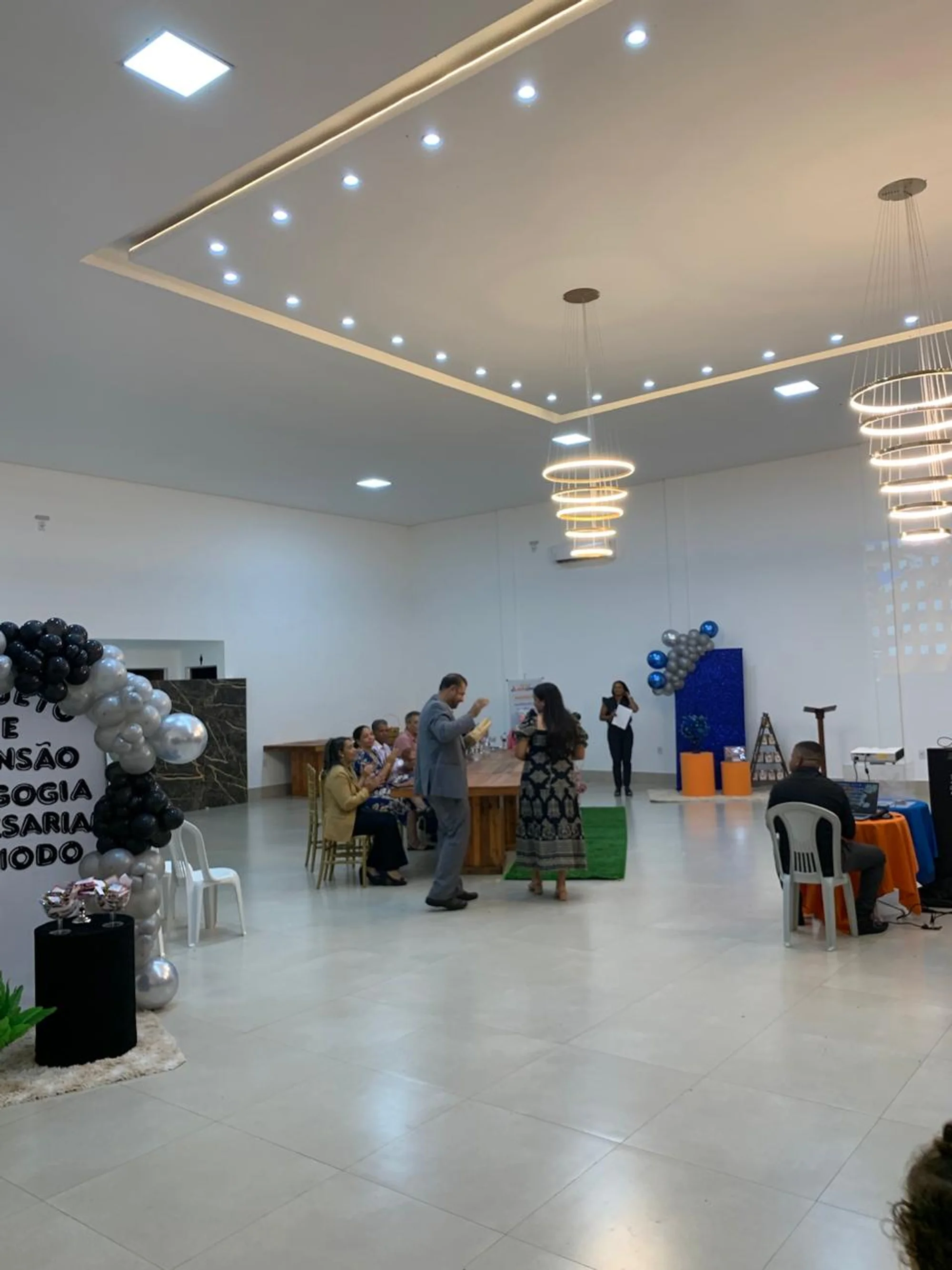 /image/palestra-de-claudio-prates-marca-noite-de-reflexao-e-crescimento-no-projeto-de-extensao-em-pedagogia-empresarial?src=https%3A%2F%2Fimg1.pixhost.to%2Fimages%2F10644%2F668092544_8c5c32b9-4145-4e1c-977e-89b0fb25ddbf.jpg&w=2000&q=85